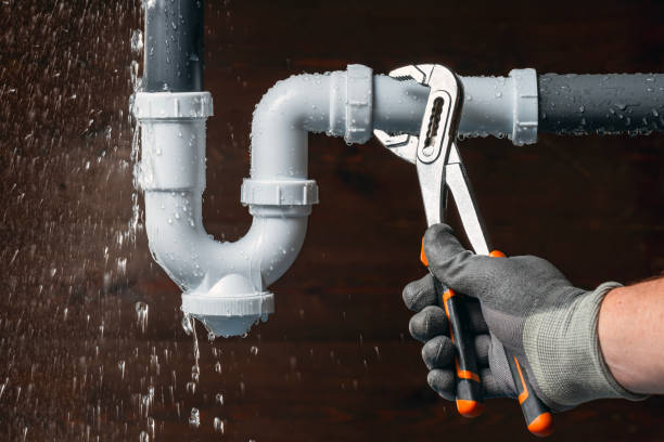 Professional Emergency Plumber technician working in Clarksville, IA